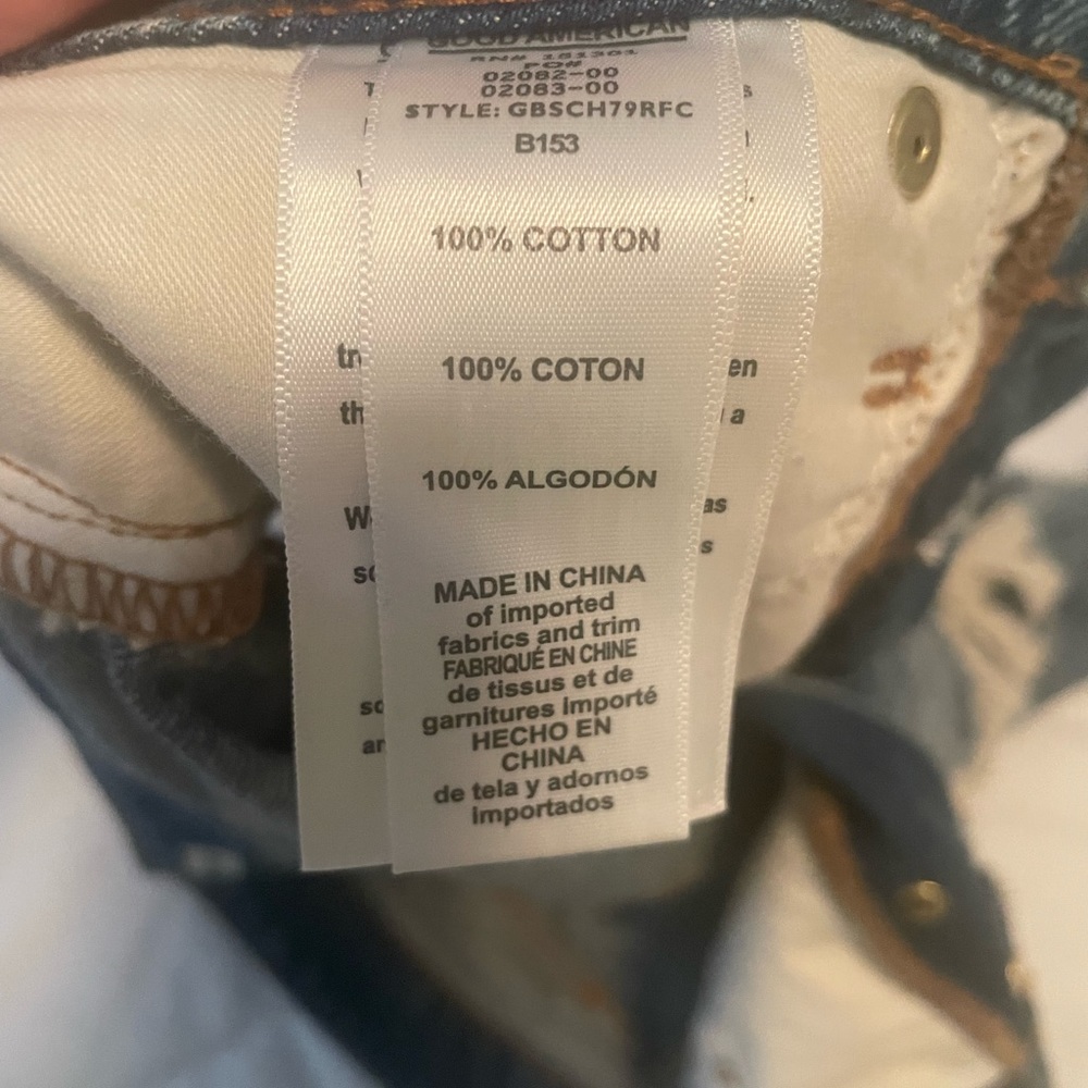 Good American High Waisted Jean Cut off’s - Picture 4 of 4